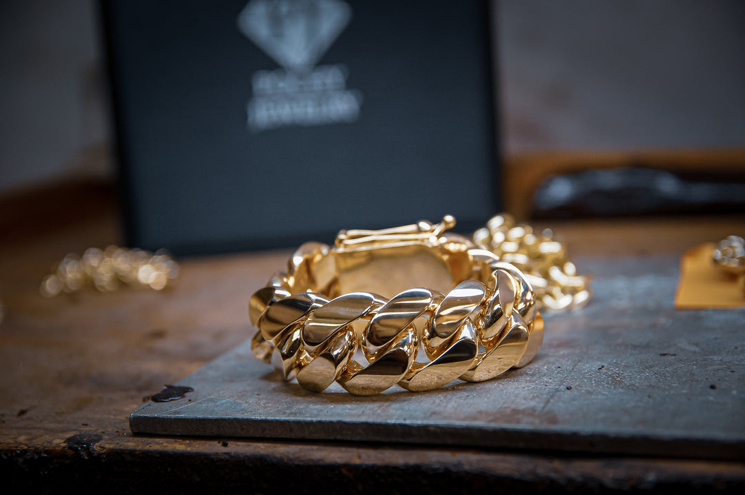 7mm Cuban Link Bracelet – Solid Gold Handcrafted in Miami - Pochy Jewelry