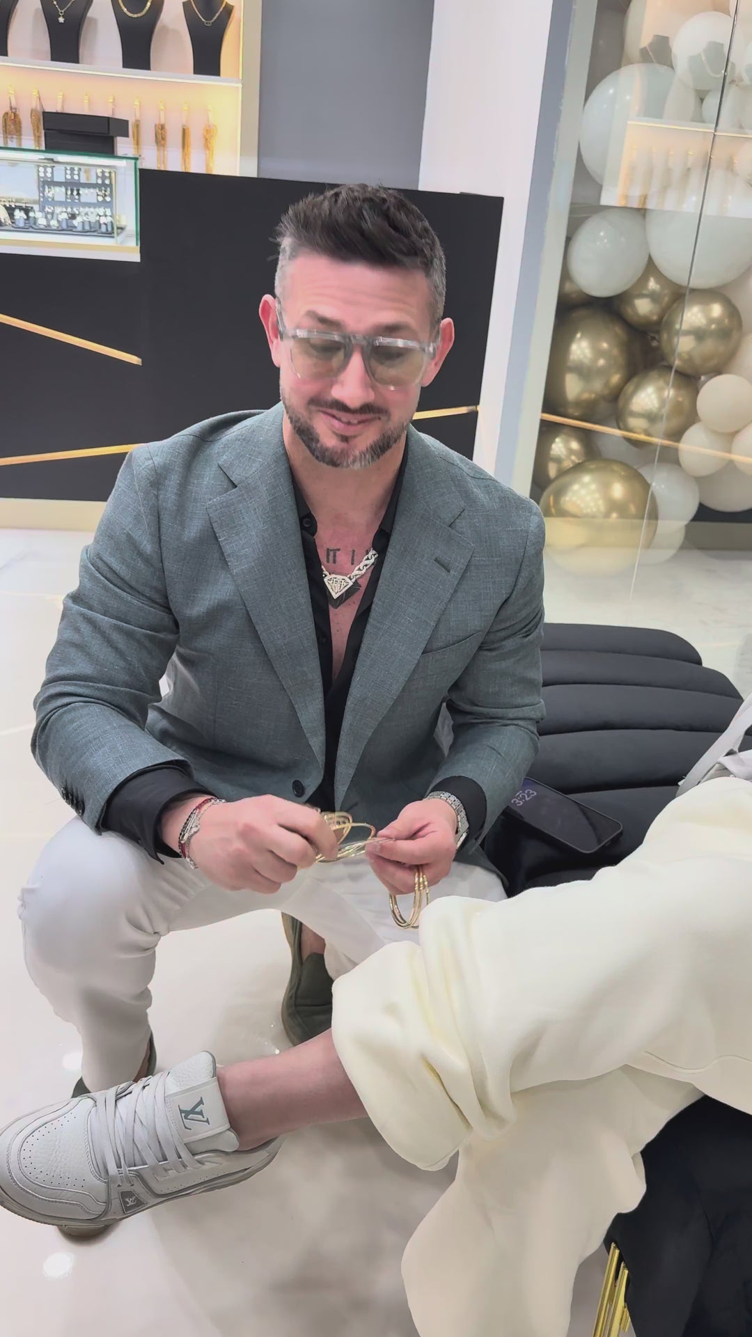 Pochy Jewelry mostrando tobilleras nuevas